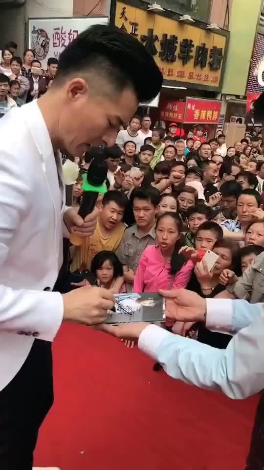 华为手机怎么桌面互动 华为手机怎么桌面互动