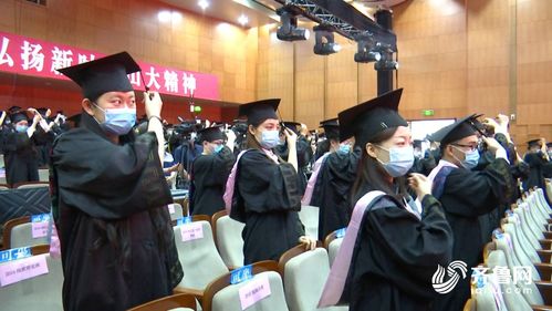 中山大学万余名毕业生8秒自助拨穗 中山大学万余名毕业生8秒自助拨穗