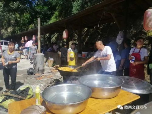 学生被洪水围困3天 吃八宝粥面包充饥 学生被洪水围困3天 吃八宝粥面包充饥